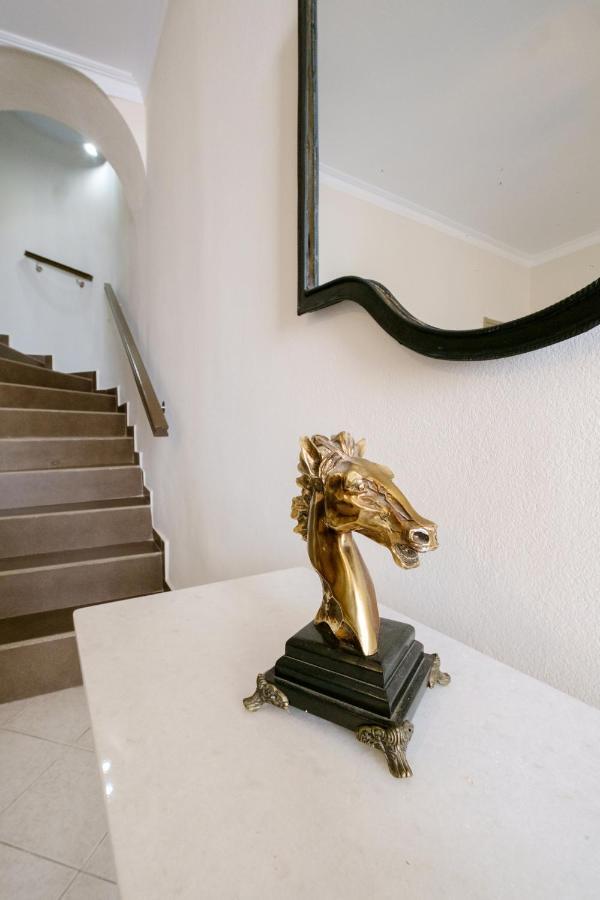 Home With Courtyard In Beating Heart Of Old Town! La Canée Extérieur photo