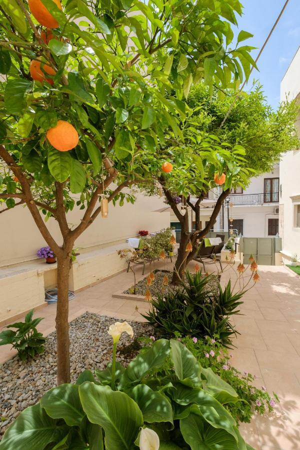 Home With Courtyard In Beating Heart Of Old Town! La Canée Extérieur photo