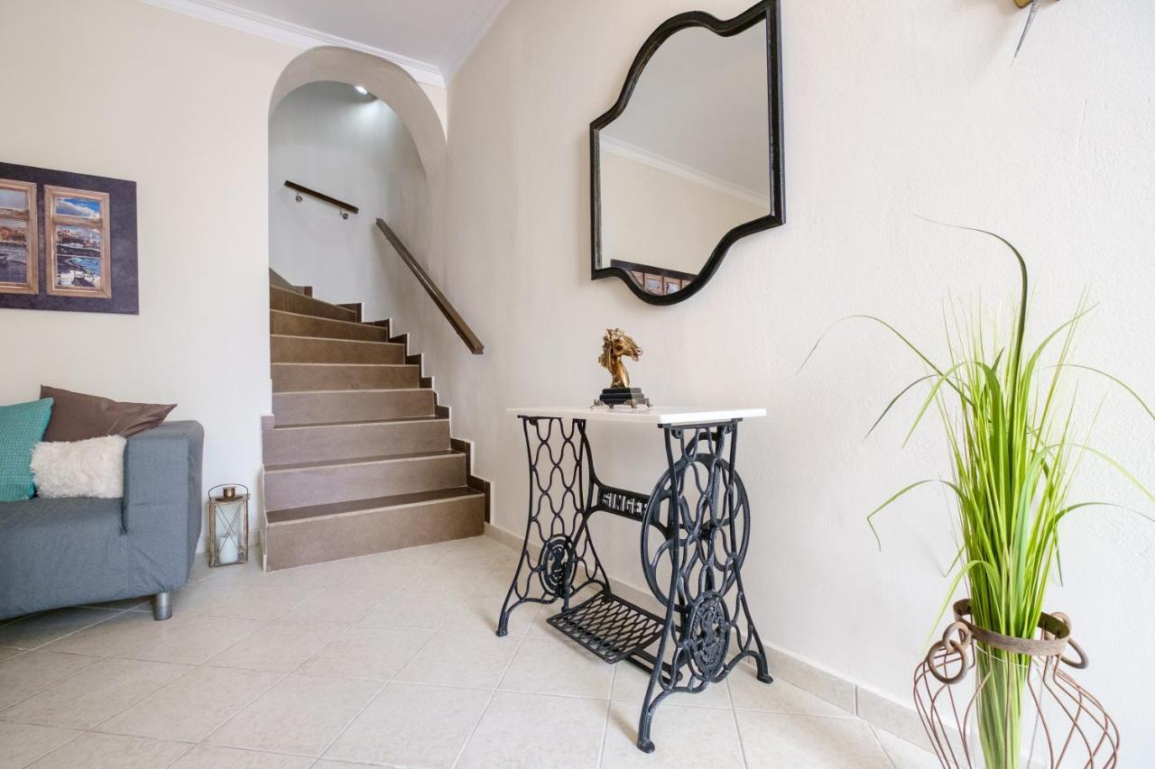 Home With Courtyard In Beating Heart Of Old Town! La Canée Extérieur photo
