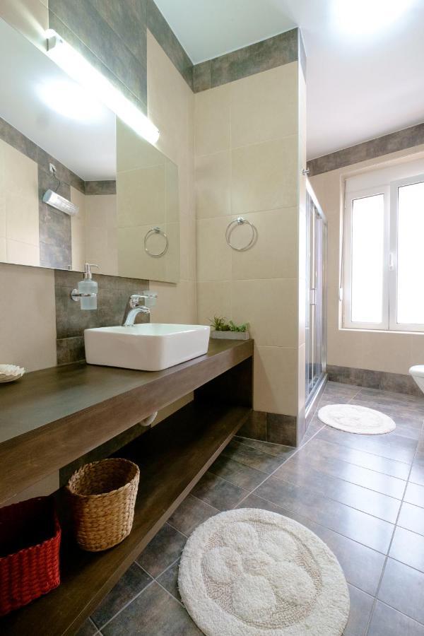 Home With Courtyard In Beating Heart Of Old Town! La Canée Extérieur photo